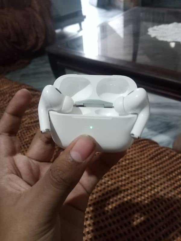 Airpods Pro 2nd Generation TYPE C Made In USA ONLY BOX OPEN 3