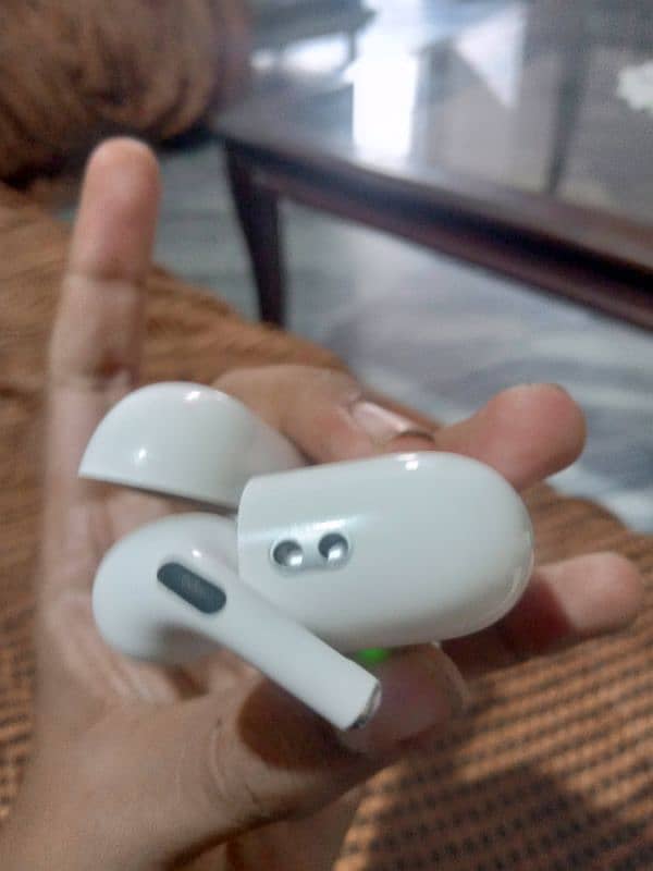 Airpods Pro 2nd Generation TYPE C Made In USA ONLY BOX OPEN 5