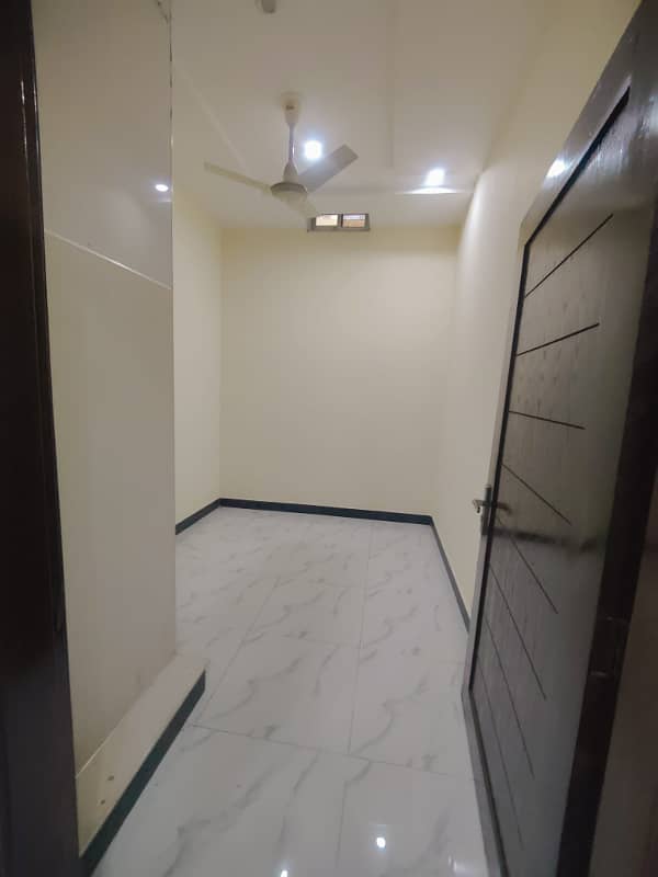 5 Marla Fully Fusnished Basment & Lower Portion Is Available For Rent in BB Block Bahria Town Lahore 1