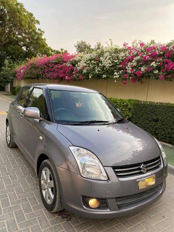 Suzuki swift 2018 DLX NAVIGATION AUTOMATIC 1