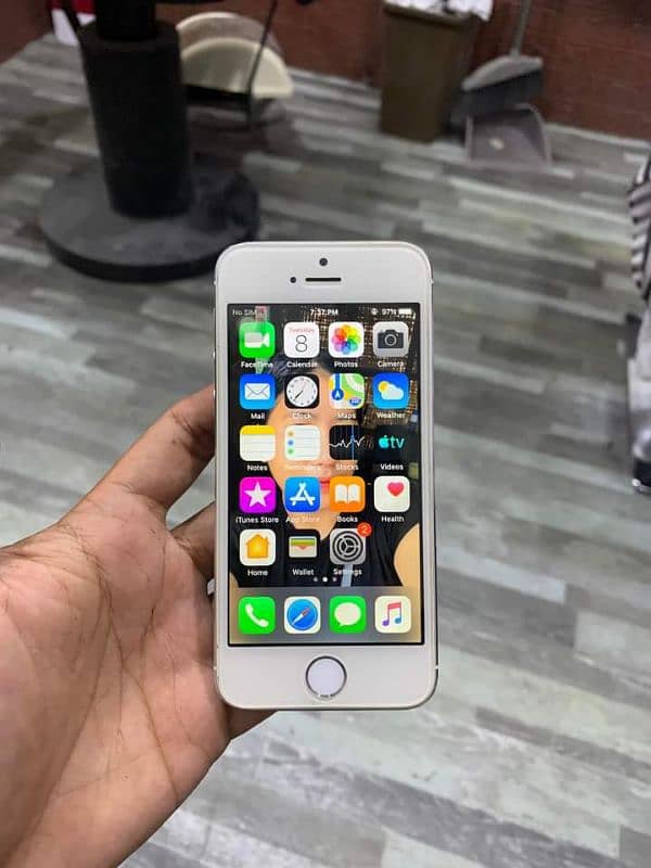 Iphone 5s Stroge 64 GB PTA approved 03427588638 My Whatsapp 1