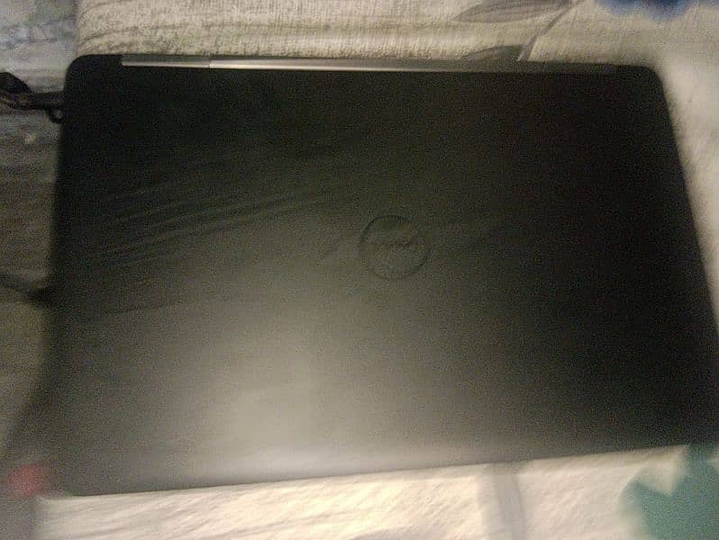 DELL E5540 0