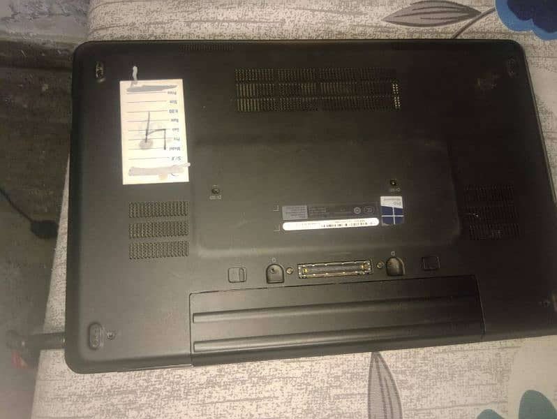 DELL E5540 1