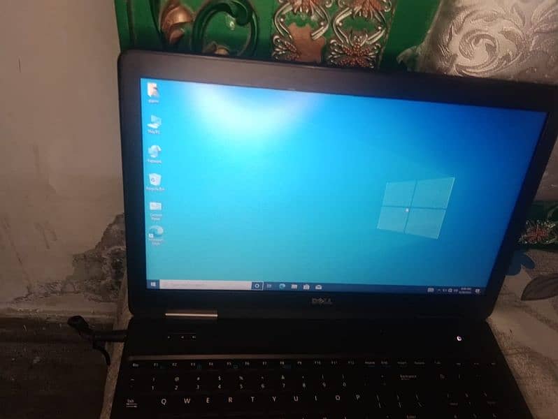 DELL E5540 3