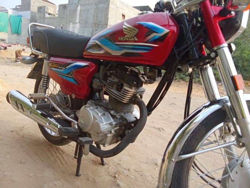 Honda 125 2023/24 Karachi number 1