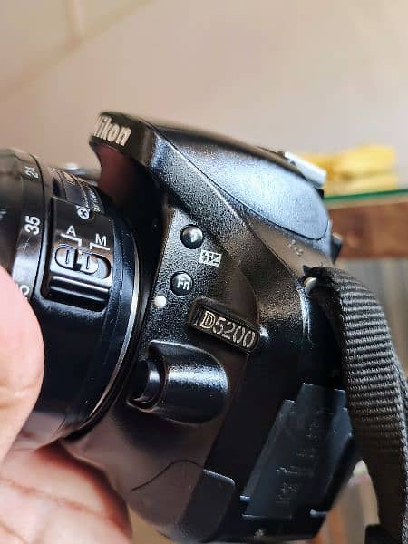 Nikon d5200 excellent Condition with 18 55 original Nikon lens 1