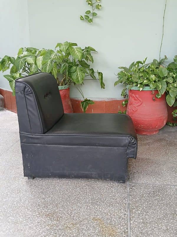 Sofa chairs in good qaulity 1