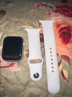 apple watch series 8 45 mm starlight color 0