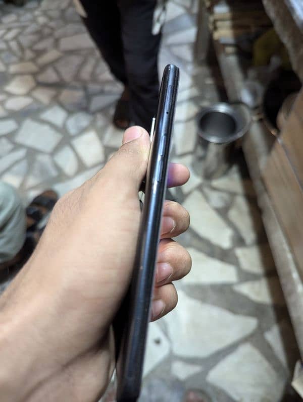 Oppo f 16 1