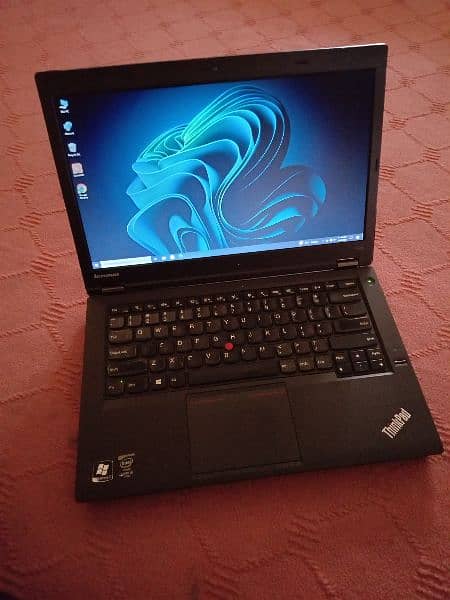 Lenovo Thinkpad i5 4generation 8GB RAM 512 SST 9/10 condition 2