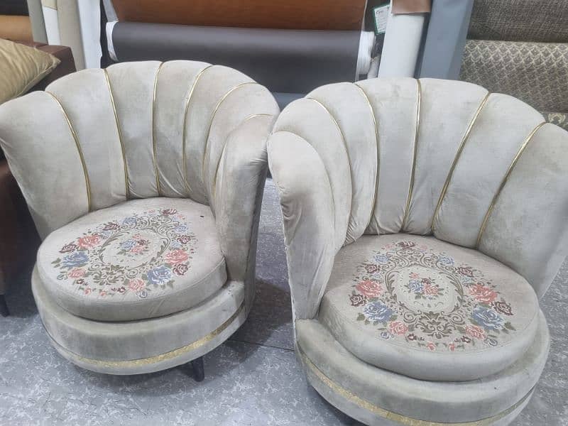 Room Chairs Available for Sale 0