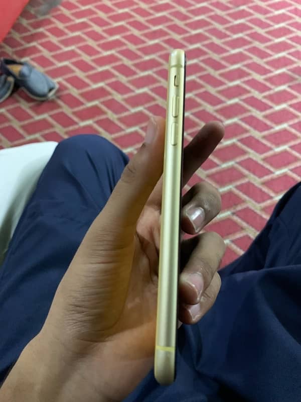 iPhone  XR for sale 64gb factory WhatsApp 0321830443 2