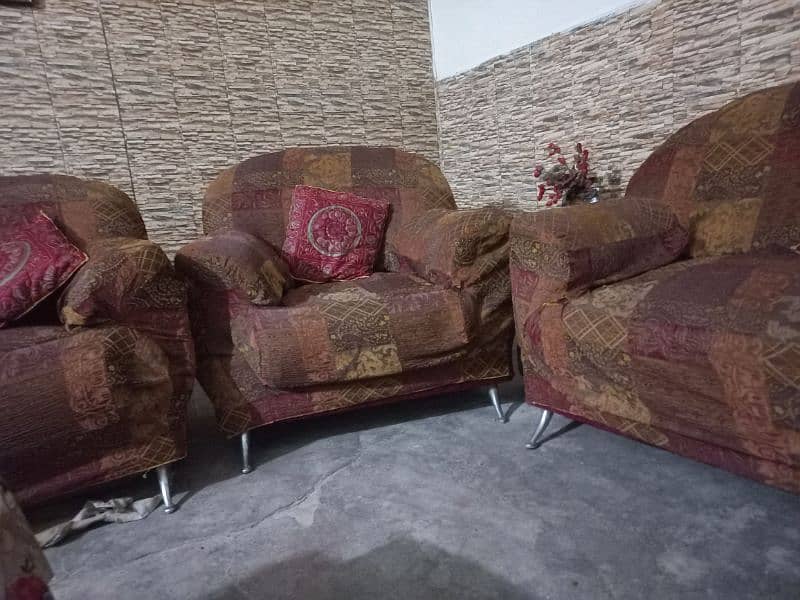 3 sister sofa achi condition ma for sale 1