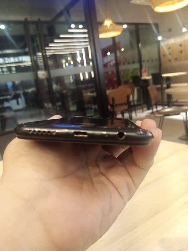 infinix hot 10 (4ram, 64gb) in lush condition 2