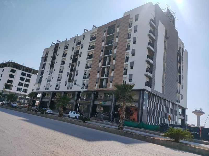 BRAND NEW BEAUTIFUL SHOP AVAILABLE FOR RENT IN BAHRIA TOWN PHASE 8 0