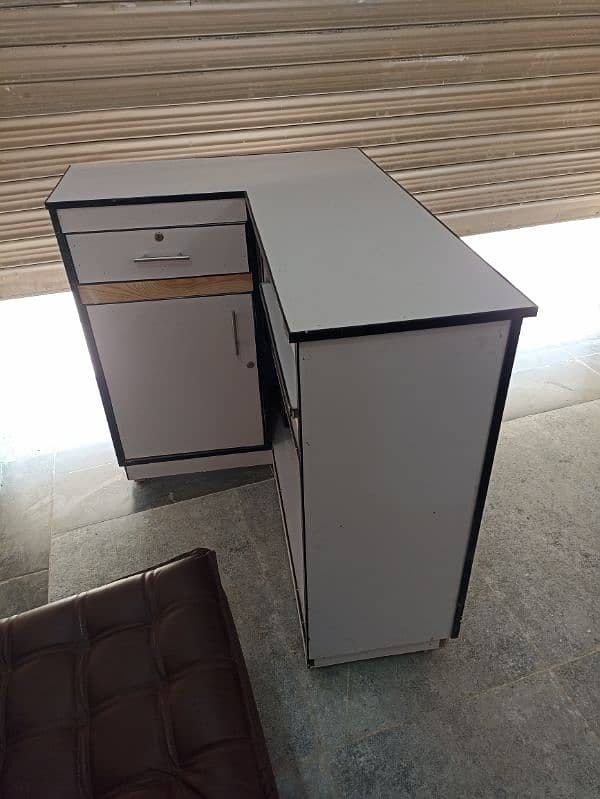 Cash Counter for Sale 3