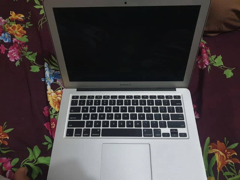 Macbook Air 2014 8/256 4