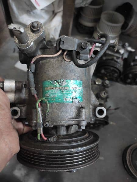 Honda Life AC Compressor TRSA05 3374 Sanden HFC 134a 1