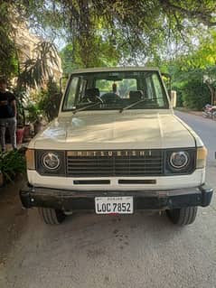 Mitsubishi Pajero 1990