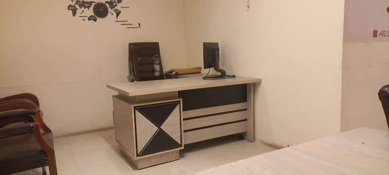 3 months used office furniture for sale in Reasonable price 0