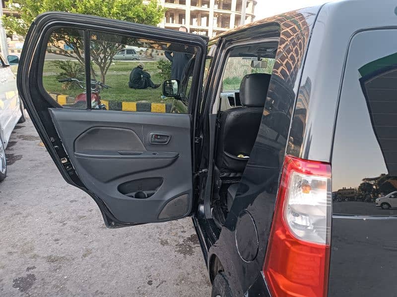 Suzuki Wagon R 2015 3