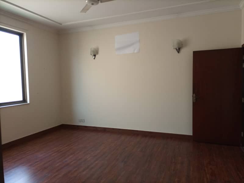 Urgent Sale well Renovated 1 Kanal 5 Bed Room House For Sale on Very Hot Location 1