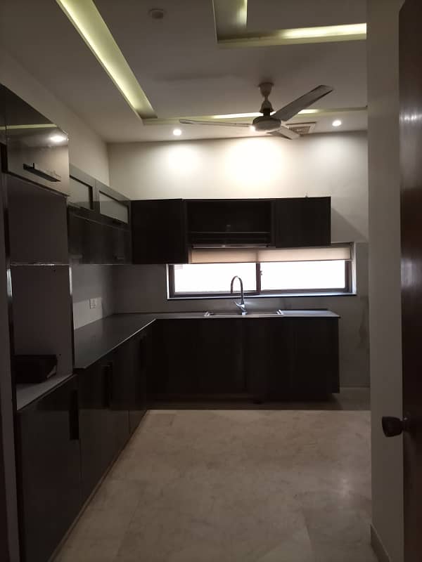 Urgent Sale well Renovated 1 Kanal 5 Bed Room House For Sale on Very Hot Location 13