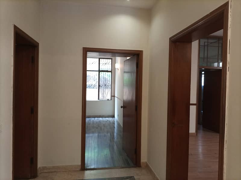 Urgent Sale well Renovated 1 Kanal 5 Bed Room House For Sale on Very Hot Location 21