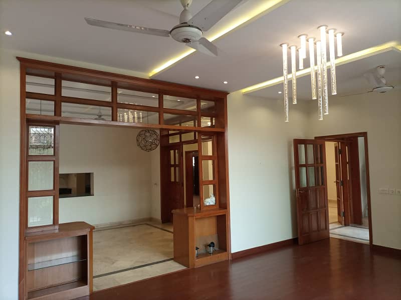 Urgent Sale well Renovated 1 Kanal 5 Bed Room House For Sale on Very Hot Location 23