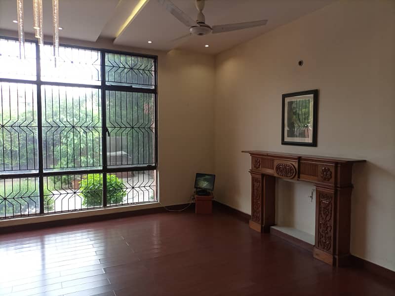 Urgent Sale well Renovated 1 Kanal 5 Bed Room House For Sale on Very Hot Location 24