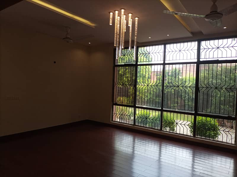 Urgent Sale well Renovated 1 Kanal 5 Bed Room House For Sale on Very Hot Location 25