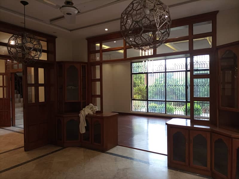 Urgent Sale well Renovated 1 Kanal 5 Bed Room House For Sale on Very Hot Location 26