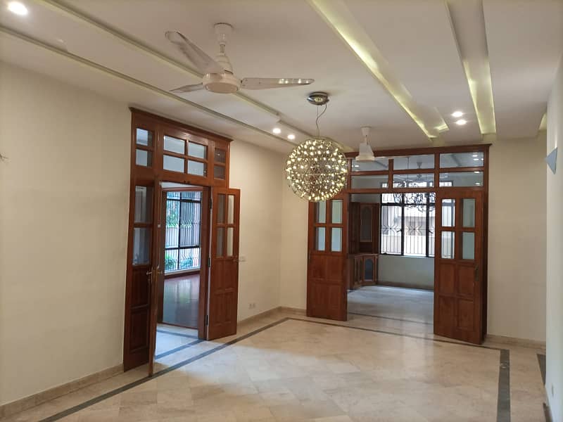 Urgent Sale well Renovated 1 Kanal 5 Bed Room House For Sale on Very Hot Location 29