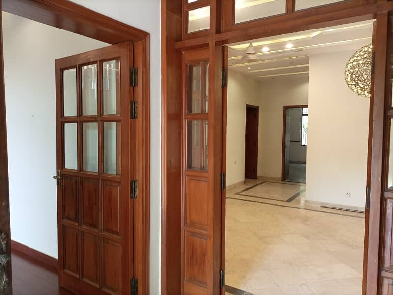 Urgent Sale well Renovated 1 Kanal 5 Bed Room House For Sale on Very Hot Location 32