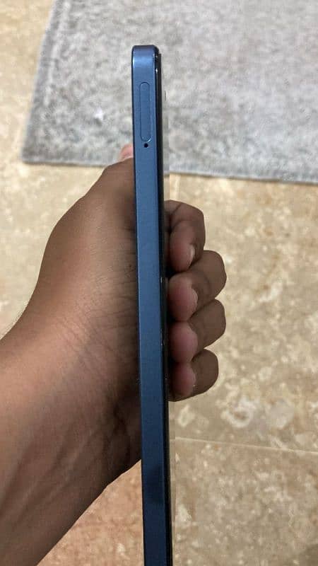 realme C63 mobile phone 4