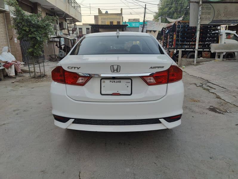 Honda City Aspire 1.5L M/T 1