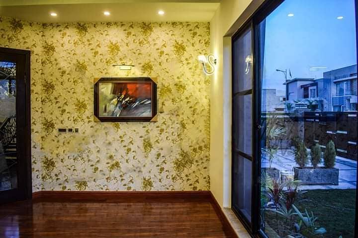 1 kanal Full House Is Available For Rent In DHA Phase 5 Lahore At Super Hot Location. 18