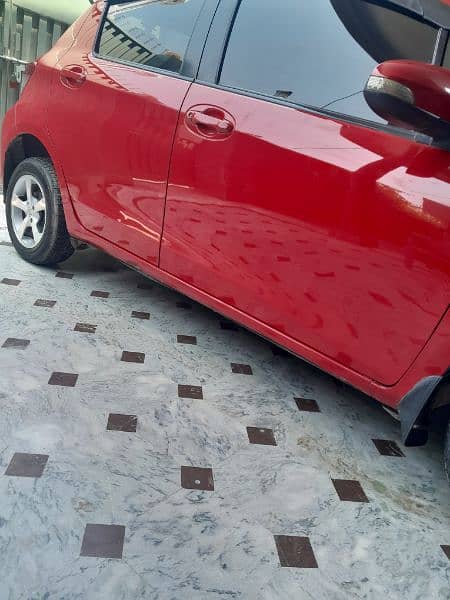 Toyota Vitz 2013(Excellent condition) 1