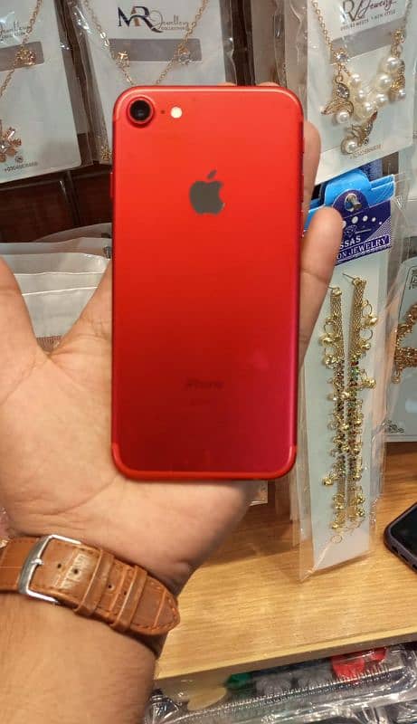 I phone 7 non pta condition 10 / 10 memory 128 GB final price 19000 7