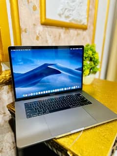 Macbook pro (512 GB) (15 inch) i7 Touch baar