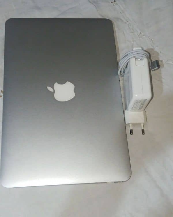 MacBook  Air  core  i7 11