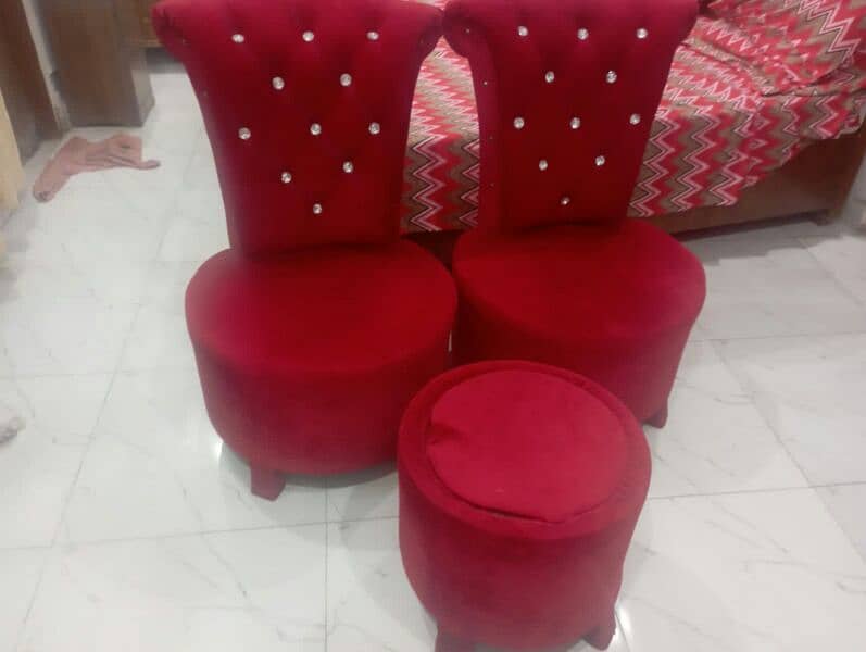 2 Seator sofa bilkul new 1