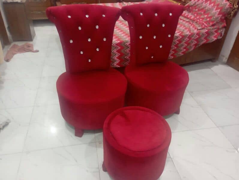 2 Seator sofa bilkul new 3