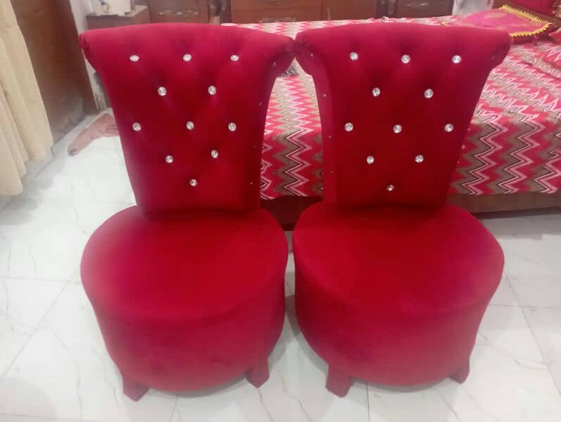 2 Seator sofa bilkul new 5