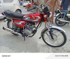 Honda 125 colour red