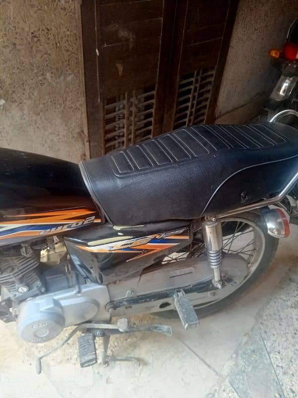 honda 125 Karachi num ha 2