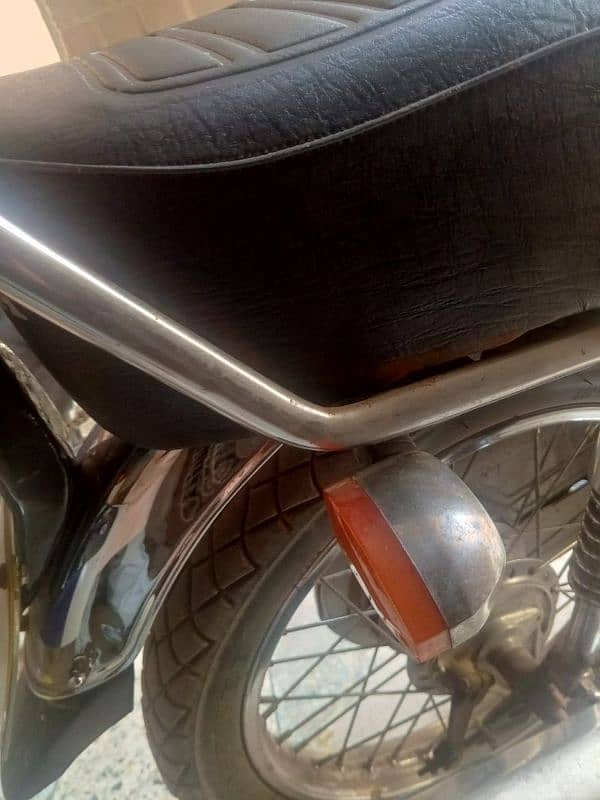 honda 125 Karachi num ha 5