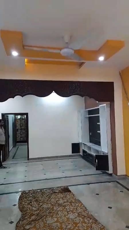 10 MARLA LOWER PORTION FOR RENT IN ALLAMA IQBAL TOWN WITH 3 CAR GARAGE 6