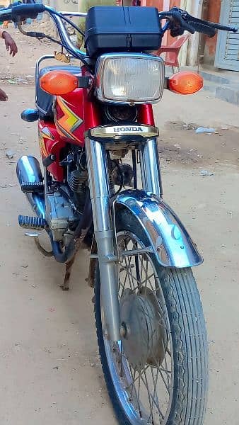 Honda 125 2021 Karachi number 1st owner 9