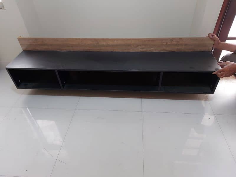 Samsung TV with habitt stand 0